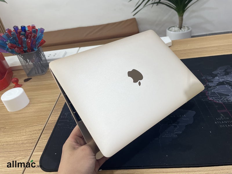 Vệ sinh Macbook pro Đà Nẵng